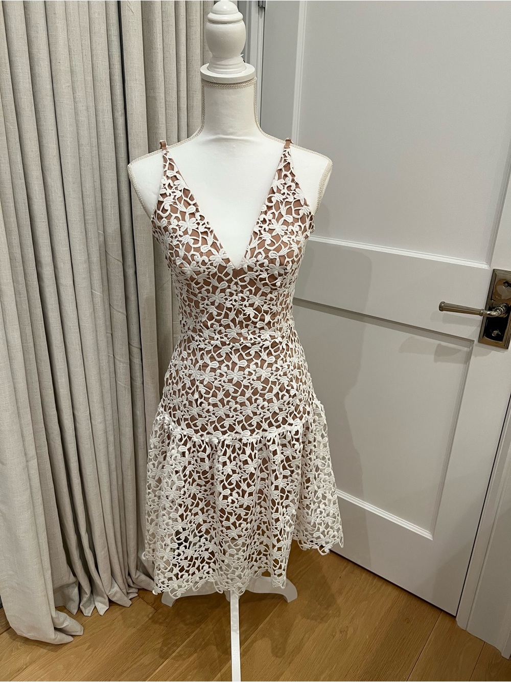 Dress the Population White Floral Lace Dress